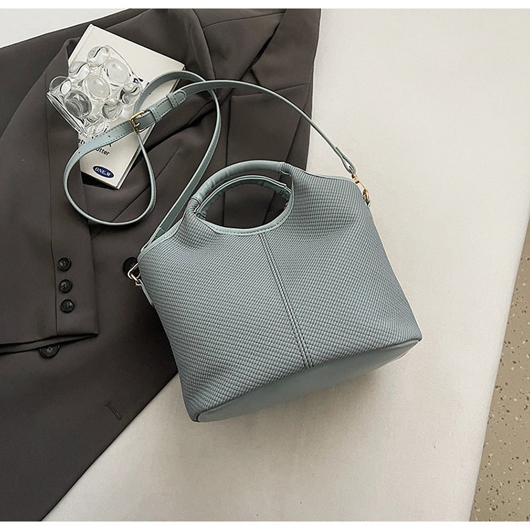 This Year's Popular Handbag Women's New Retro Crossbody Bucket Bag