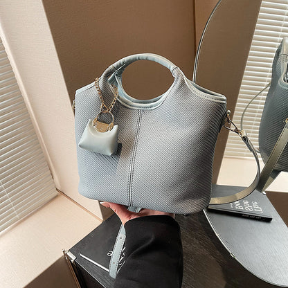 This Year's Popular Handbag Women's New Retro Crossbody Bucket Bag